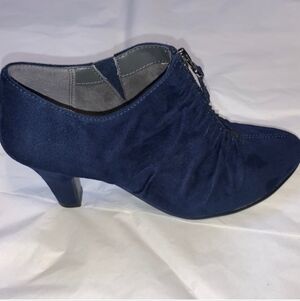 Aerosoles Heelrest Blue Suede Zippered Bootie EUC Size 6.5